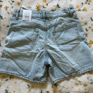 Zara Regular Bermuda Jean Shorts light wash